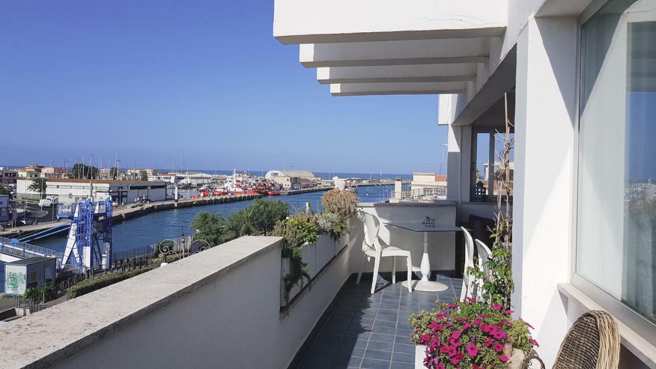 Domus Lina Hotel Fiumicino Exterior foto